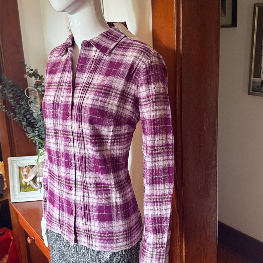 NWT northern reflections size small Plaid Button-Up thick Top - Purple and White